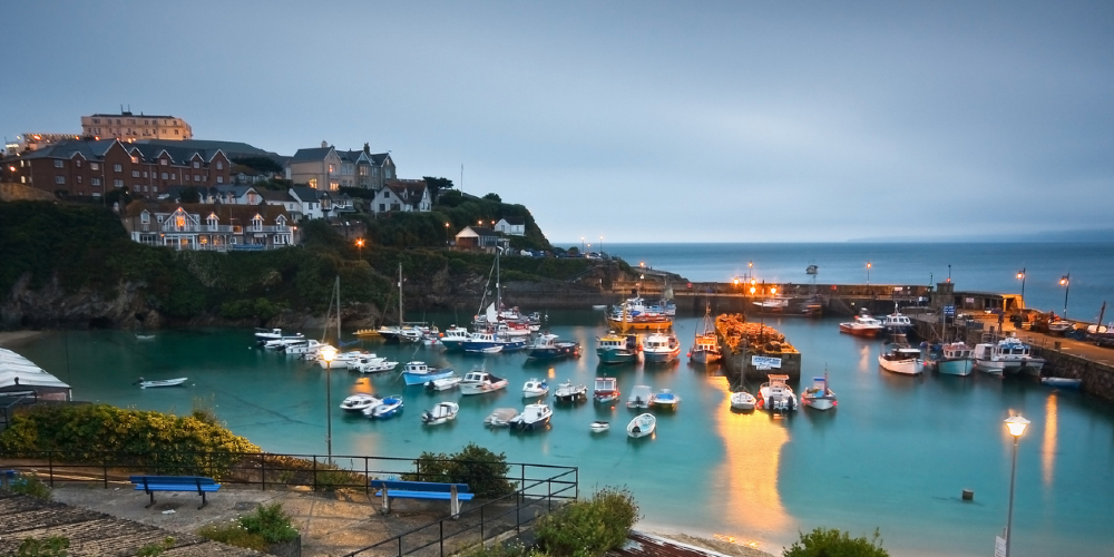 newquay-harbour-cornwall-evening-boats-moored-street-lamps-