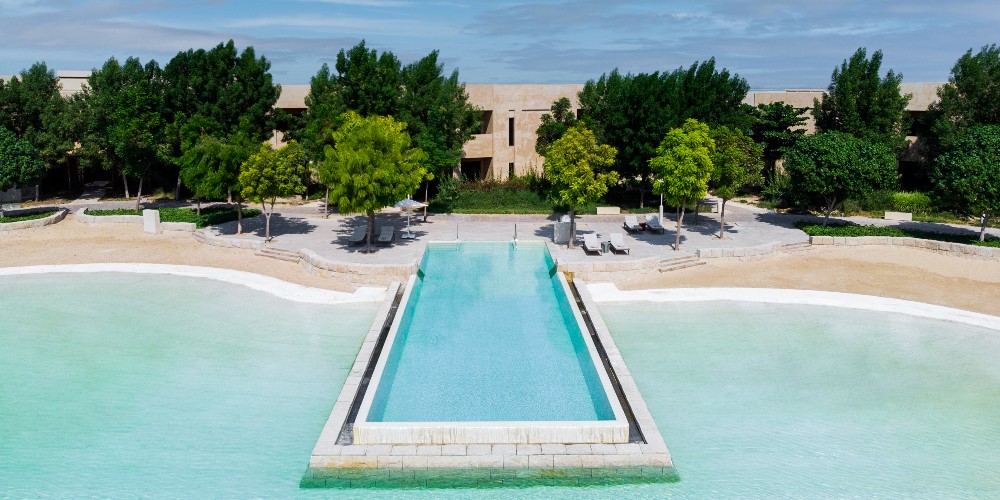 zulal-discovery-qatar-outdoor-infinity-pool