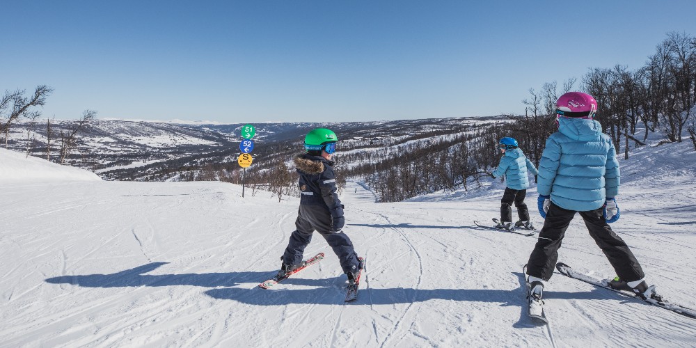 children-ski-run-geilo-norway-skiing-holidays