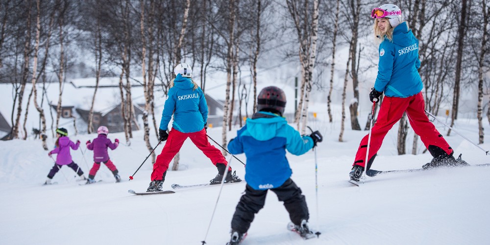 children-ski-school-myrkdalen-norway