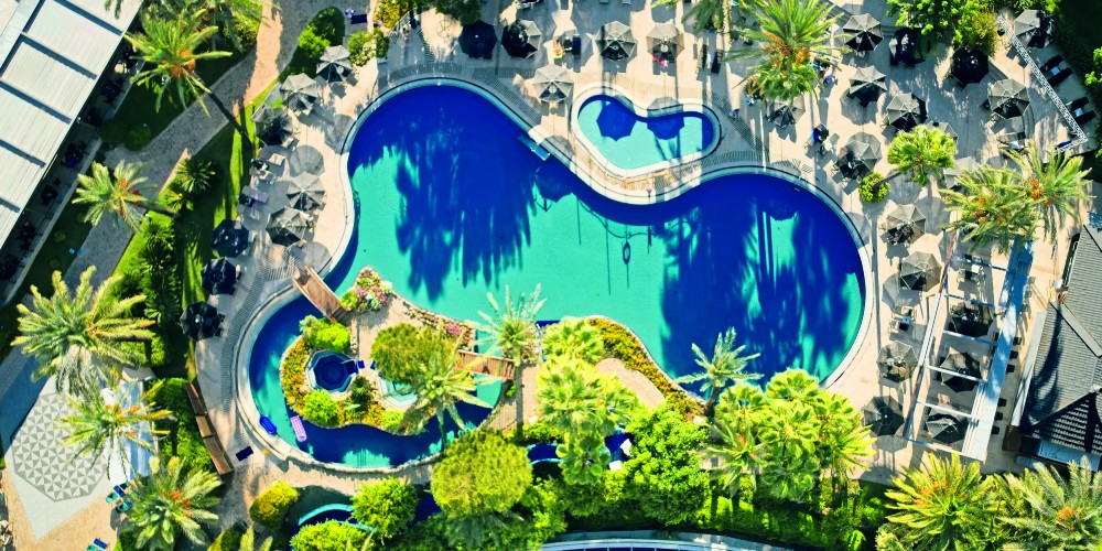 TUI hotel pool