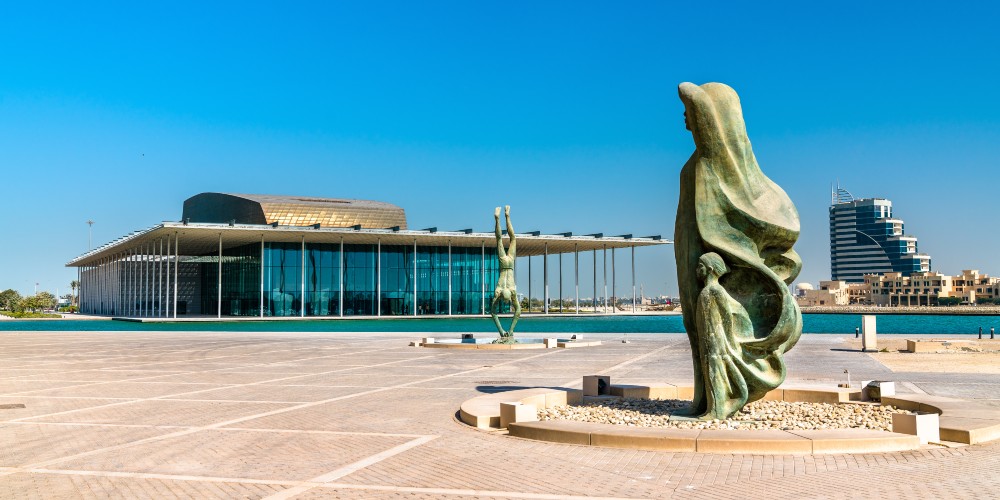 bahrain-national-museum-statues-winter-sun-holiday-bahrain