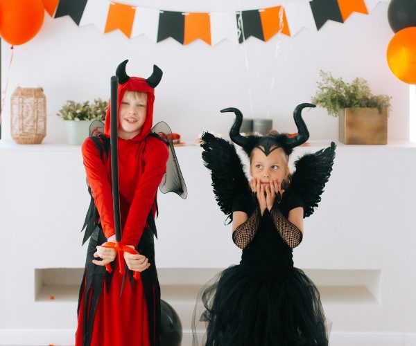 children-halloween-dress-up-malificent-devil-pexels-mikhail-nilov-2022