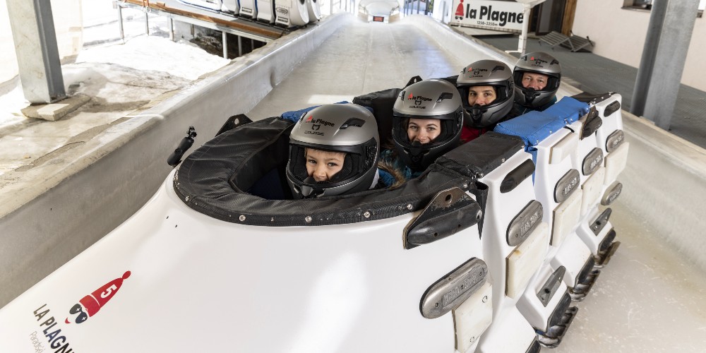 family-bobsleigh-laplagneparadiski-louis-garnier-2022