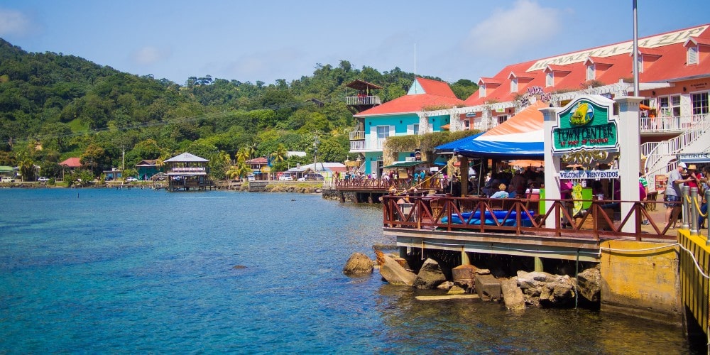 Roatan Honduras port bar caribbean cruise UnSplash