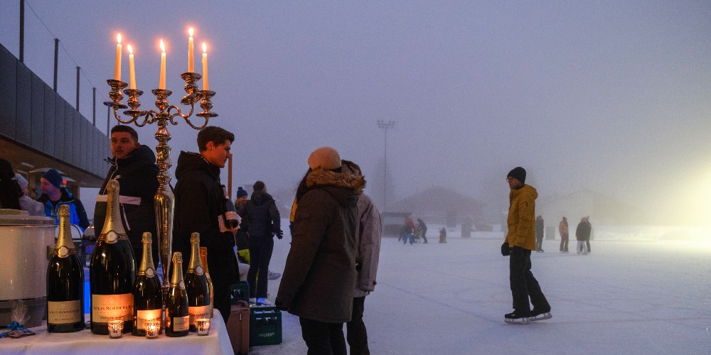 candelabra-champagne-skaters-evening-private-mountain-experience-arosa-2022