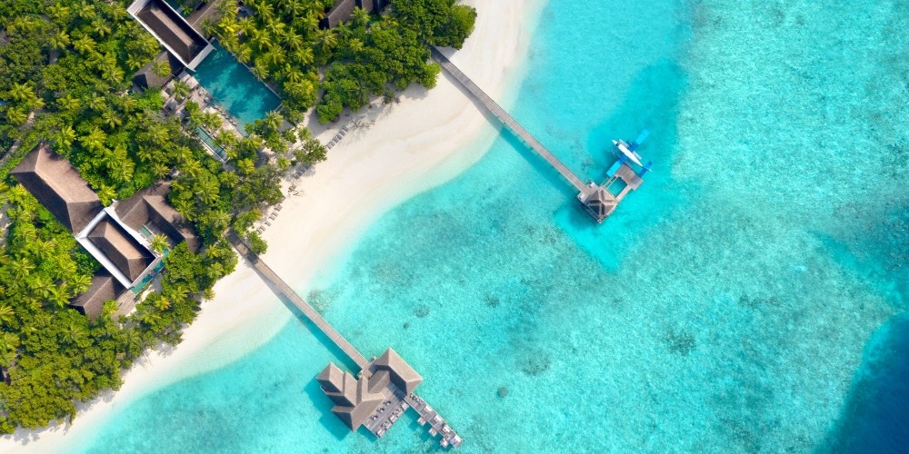 arrival-jetty-and-lagoon-vakkaru-resort-the-maldives-nick-savage