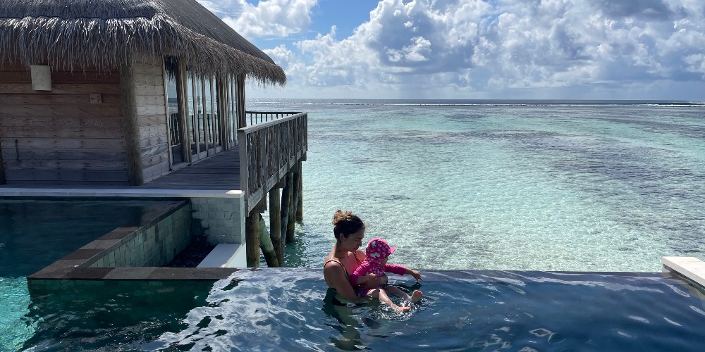 overwater-villa-pool-gili-lankanfushi-the-maldives