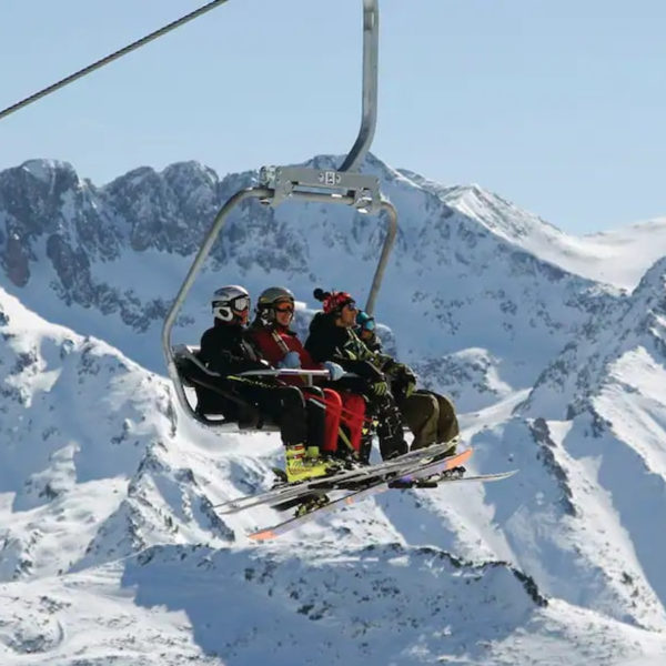 Bankso Bulgaria family ski lift