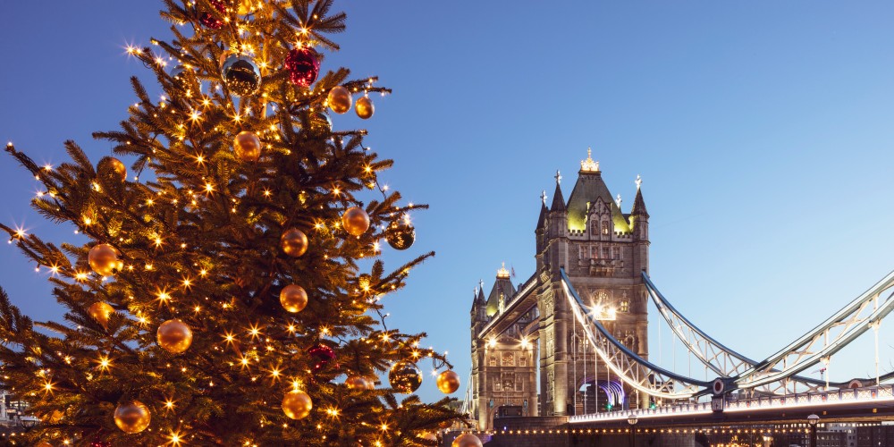 tower-bridge-christmas-tree-last-minute-holiday-offers-london
