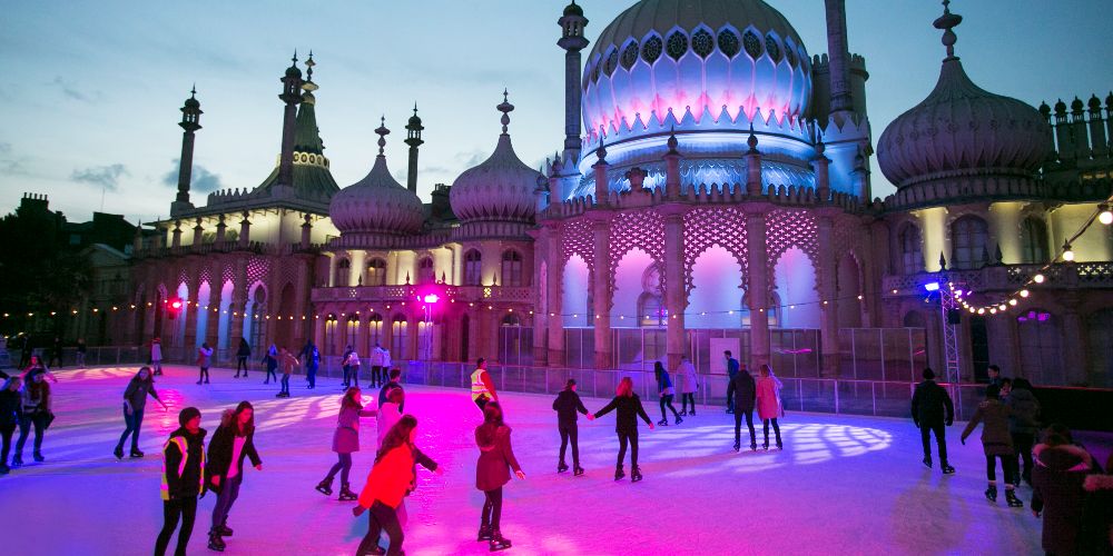twilight-at-royal-pavilion-ice-rink-credit-brighton-pictures-2023