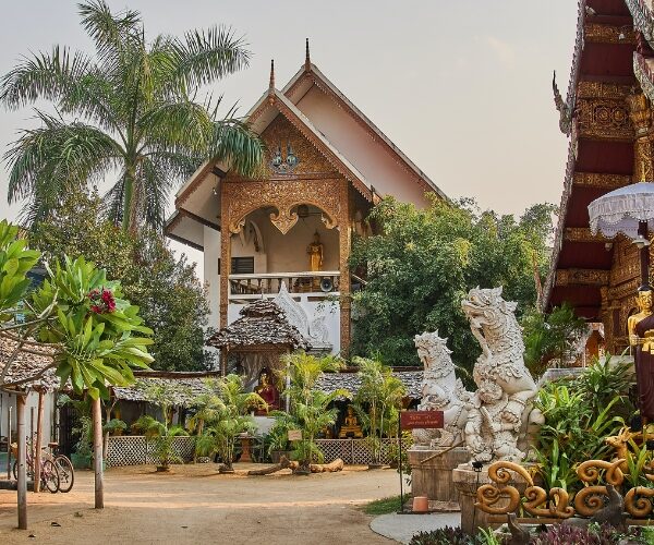 traditional-thai-architecture-chiang-mai-thailand