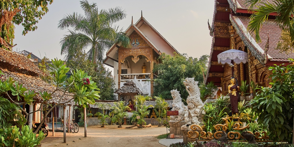 traditional-thai-architecture-chiang-mai-thailand