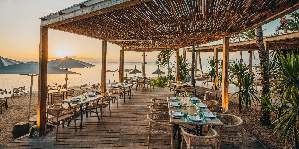 beach-front-restaurant-sugar-beach-resort-holidays-in-mauritius