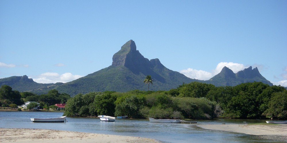 mountains-lagoon-boats-mauritius-holidays-2023