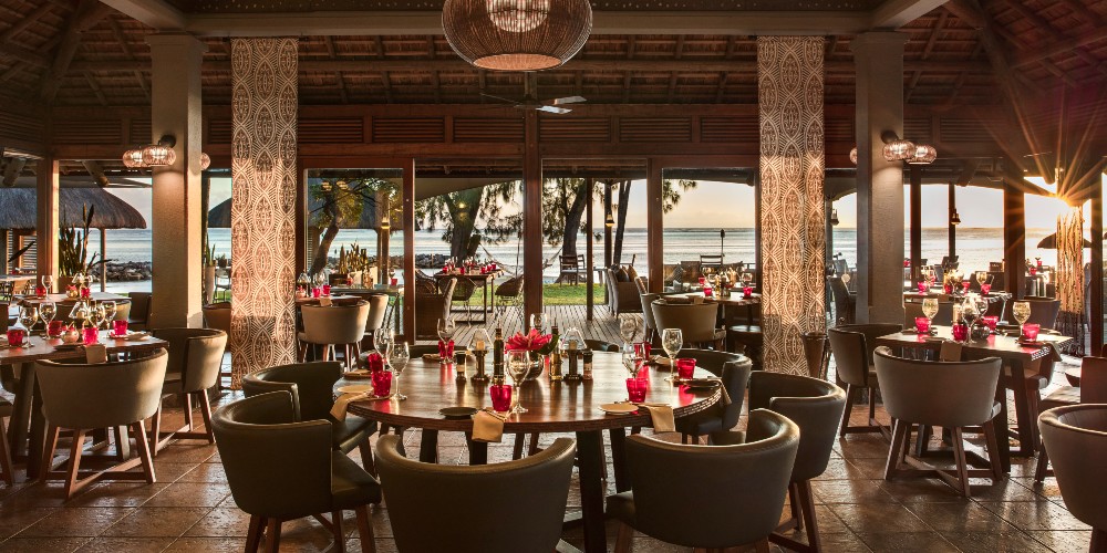 savana-restaurant-with-indian-ocean-beach-views