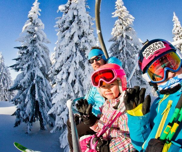 ski-family-ski-lift-avoriaz-france-image-credit-sylvain-cochard