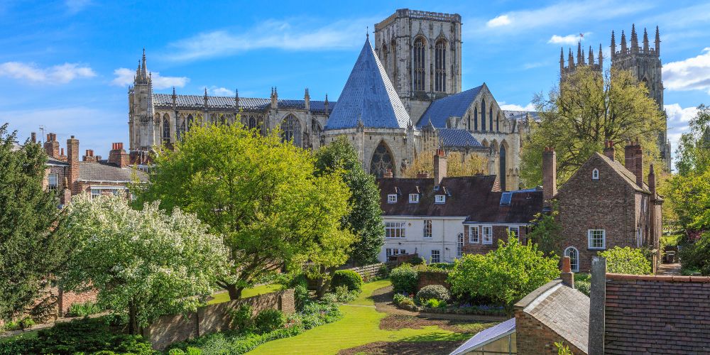 easter-break-ideas-york-minster-gardens-medieval-houses