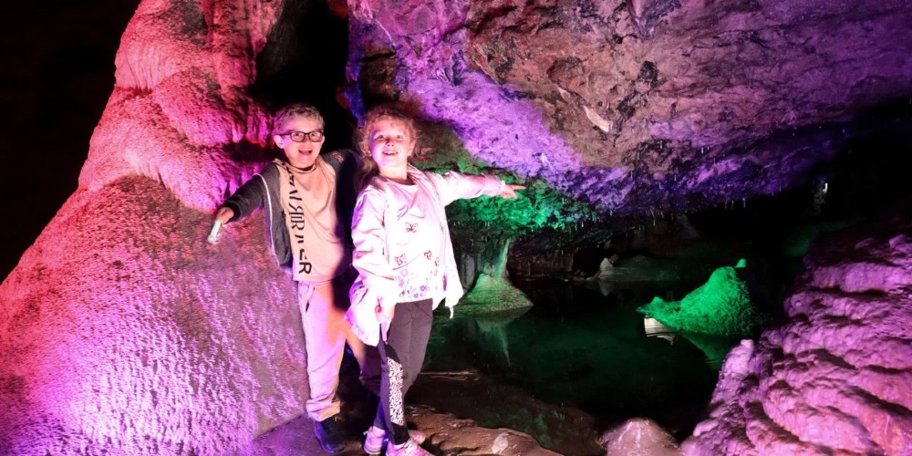 easter-at-wookey-hole-somerset-kids-in-cave