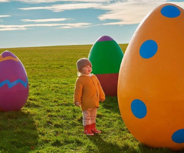 giant-easter-eggs-little-girl-easter-days-out-uk-2023