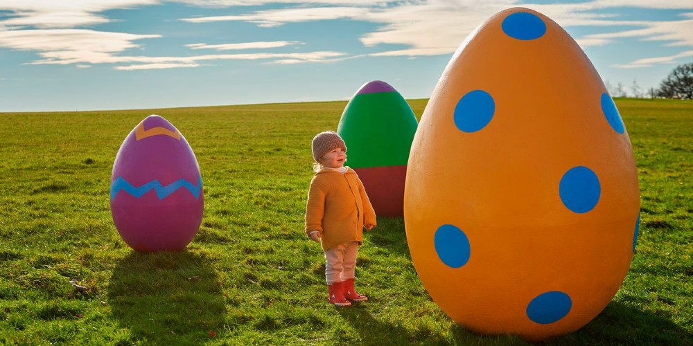 giant-easter-eggs-little-girl-easter-days-out-uk-2023