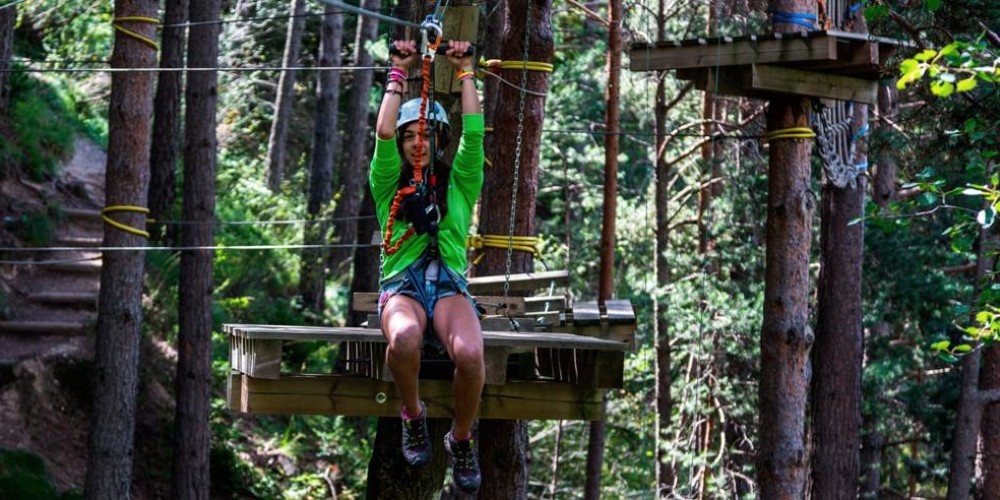 tree-adventure-girl-on-rope-bridge-andorra