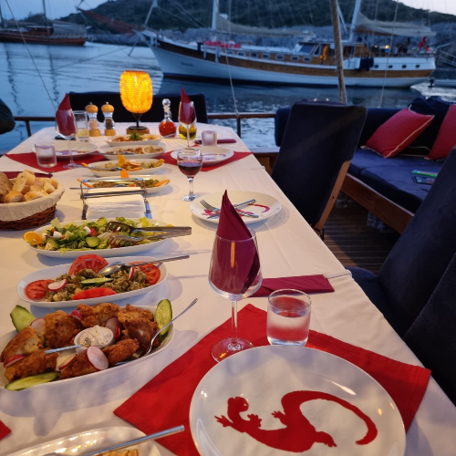 dinner-on-board-ship-aegean-private-cruise-turkish-gulet