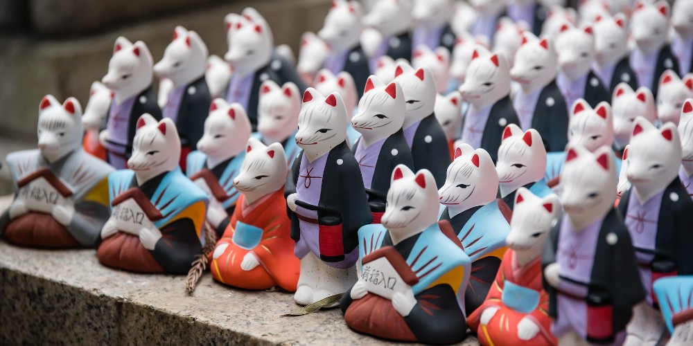 fujimi-inari-fox-guardian-statues-kyoto-luca-florio-japan