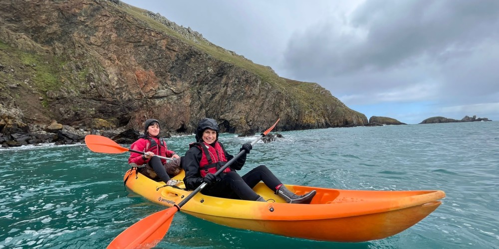 jane-anderson-and-scarlett-kayaking