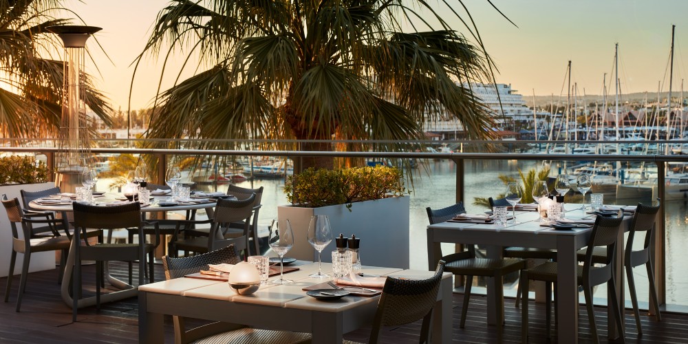 peppers-steak-house-terrace-marina-views-algarve