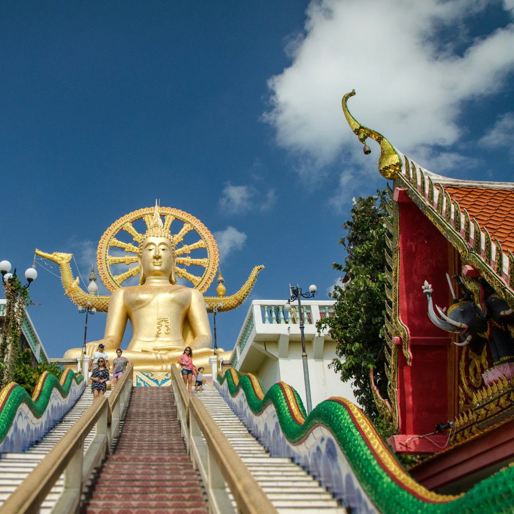 golden-buddha-temple-ko-samui-thailand