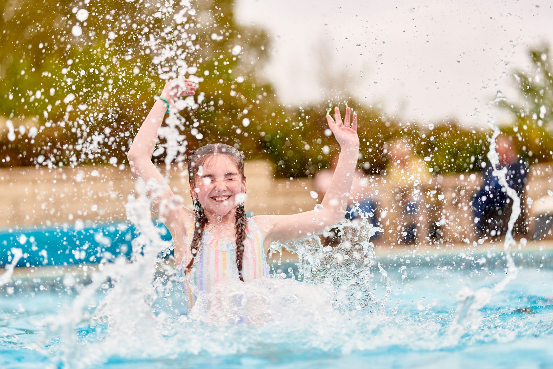 short-break-competition-away-resorts-st-helens-outdoor-pool