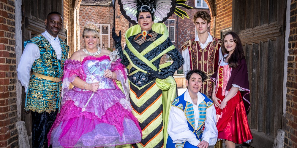 cinderella-cast-new-wimbledon-theatre-london-christmas-pantomime