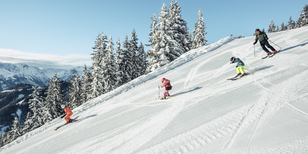 family-skiing-austria
