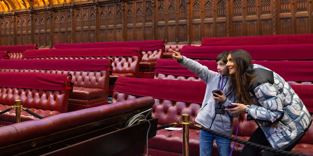 mother-and-child-in-house-of-lords-chamber