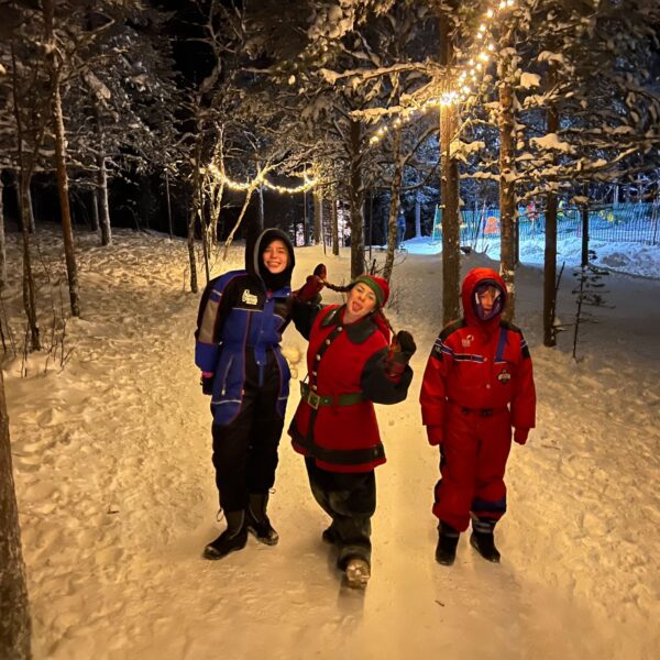children-with-elves-lapland-holiday