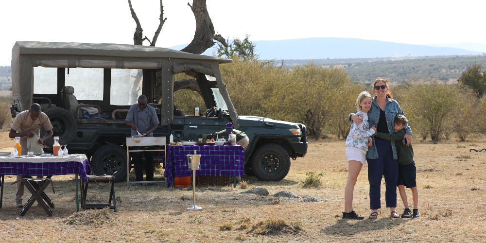 laura-burdett-munn-on-safari-in-kenya