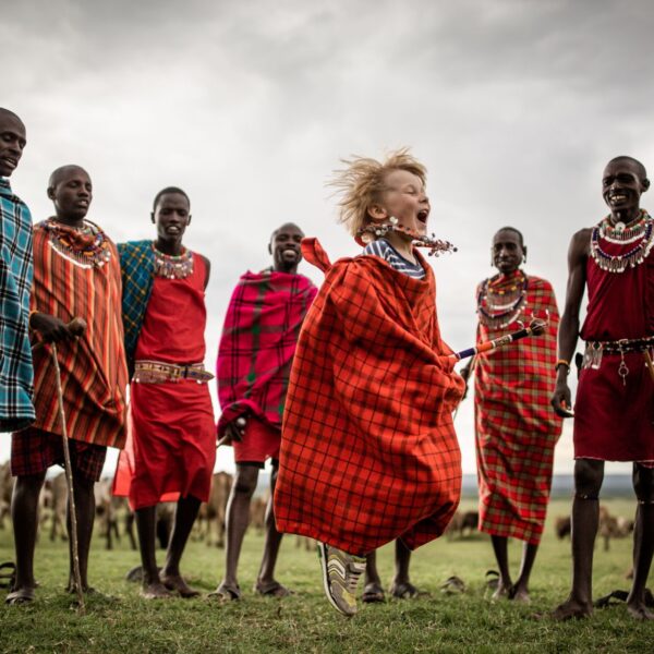 masai-jumping-dance-house-in-the-wild-kenya