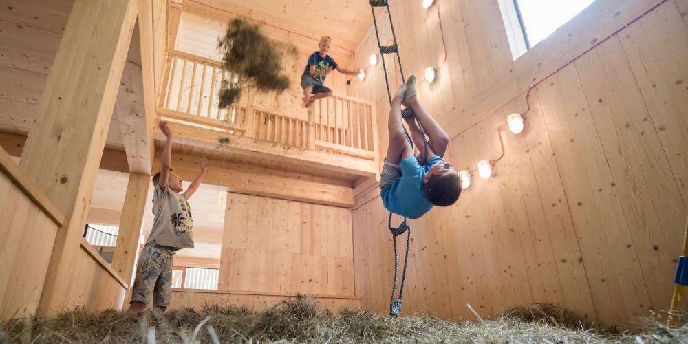 indoor-play-barn-feuerstein-nature-family-resort