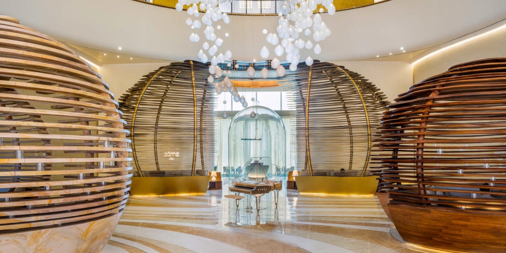 fairmont-doha-lobby-chandelier