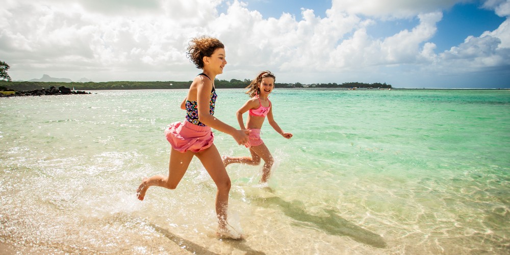 girls-in-sea-beachcomber-resorts