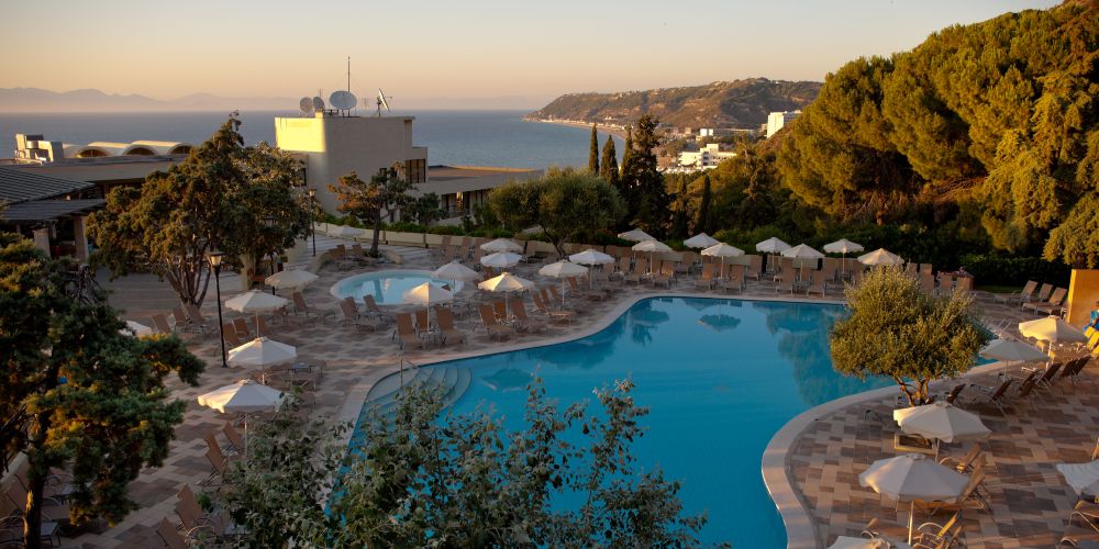rooftop-swimming-pool-rhodes-bay