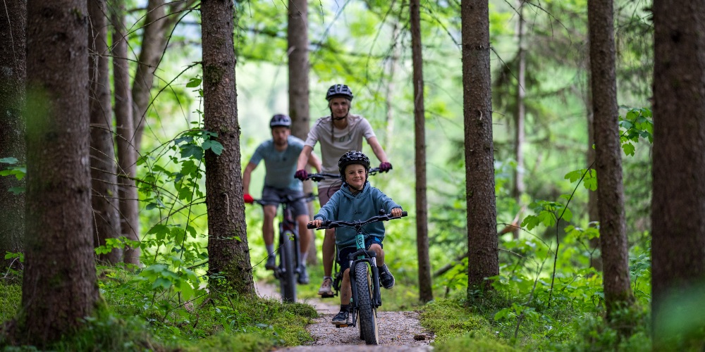 family-biking-active-holidays-schladming-dachstein