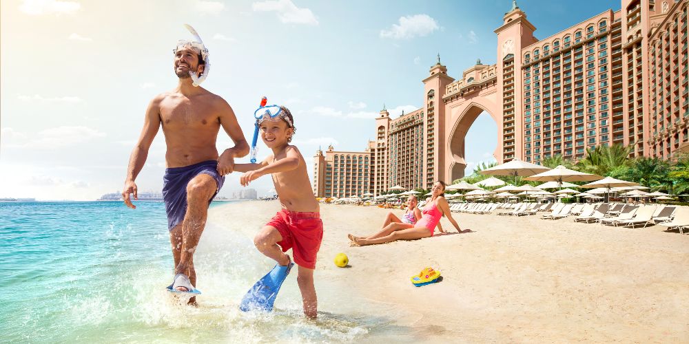 atlantis-the-palm-dubai-pool-and-beach