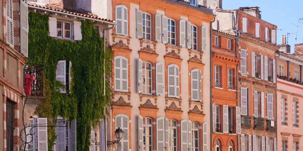 facades-place-st-etienne-toulouse