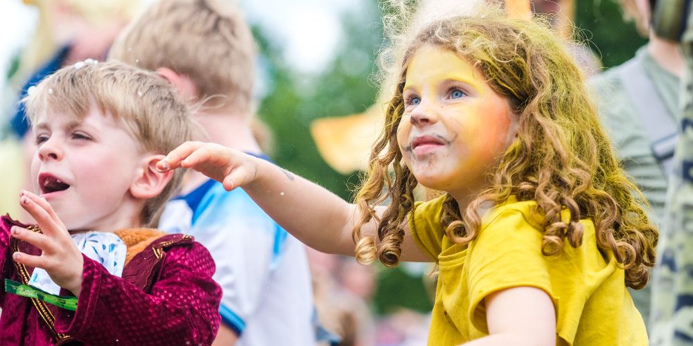 facepainted-children-just-so-festival-leyla-guler