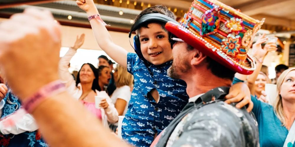 silent-disco-father-and-son-big-feastival-cotswolds