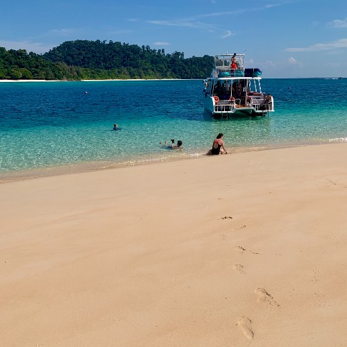 barefoot-prints-beach-koh-yai-yao