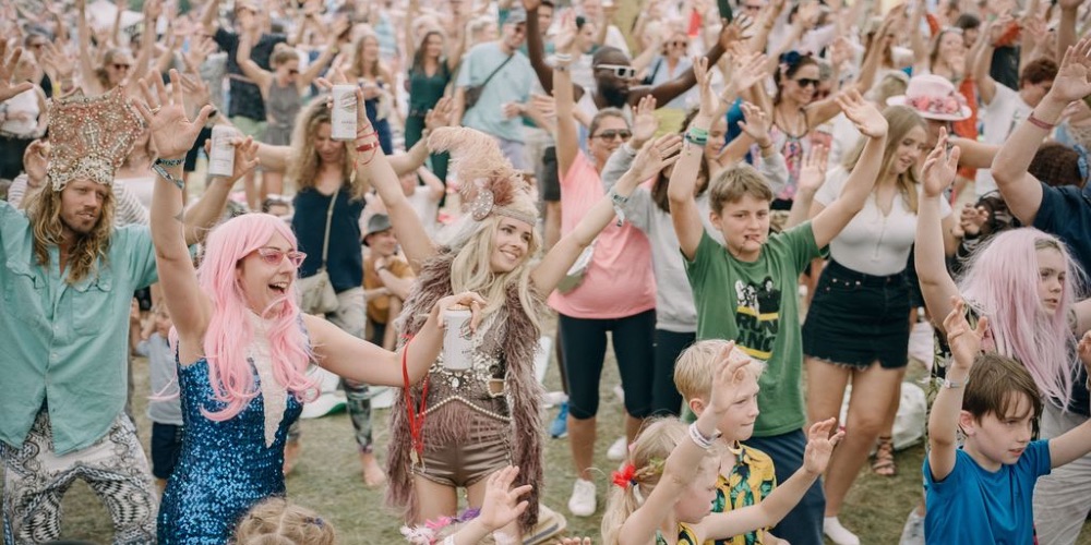 family-festival-dancing