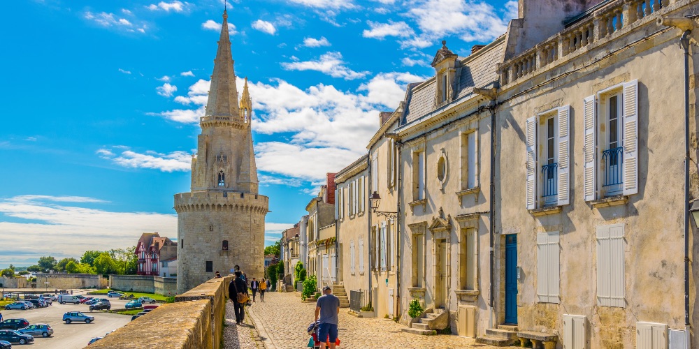 la-rochelle-tour-de-la-lanterne-family-cycling-holidays